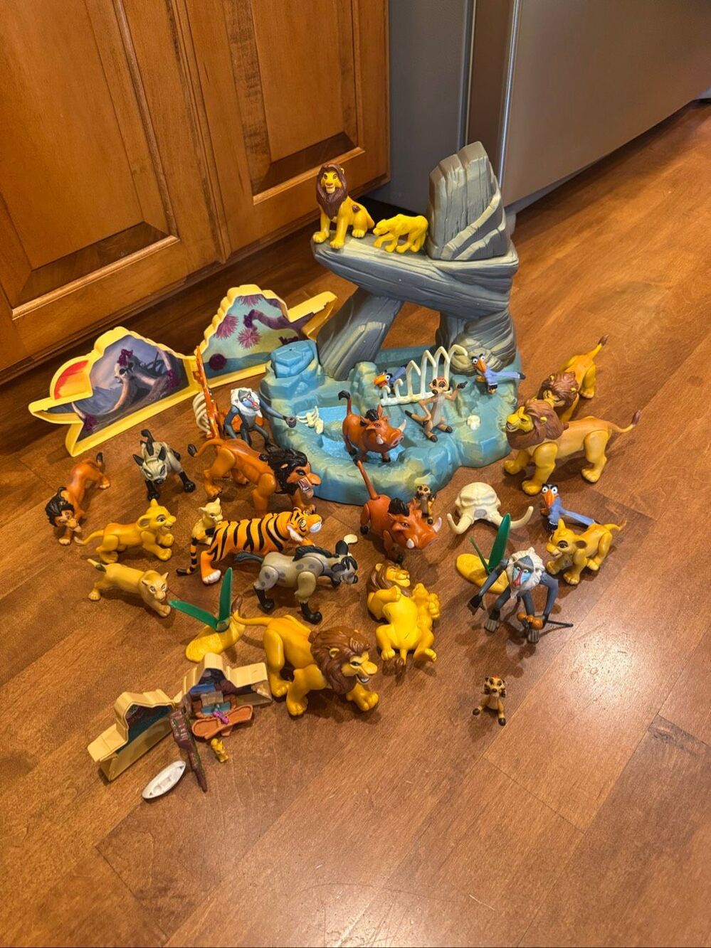 Vintage 1994 Disney Lion King Pride Rock Playsets & Figure Collection Lot